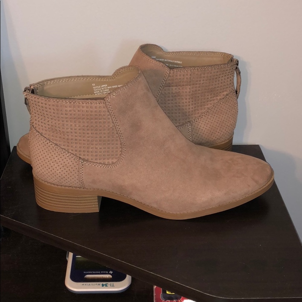Size 11 Tan Boots